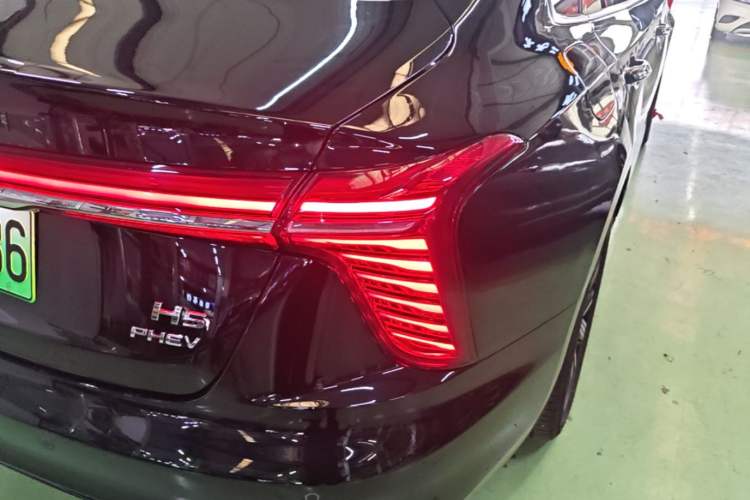 Used Hongqi H5 PHEV 2025 130 Super Hybrid Version Right Rear Taillight