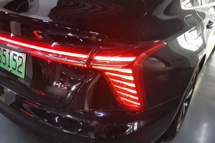 Used Hongqi H5 PHEV 2025 170 Super Hybrid Version Right Rear Taillight
