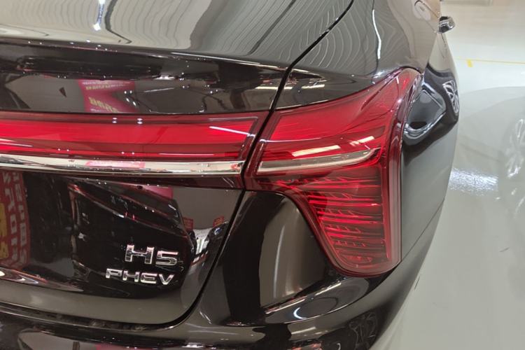 Used Hongqi H5 PHEV 2025 170 Super Hybrid Version Right Rear Taillight
