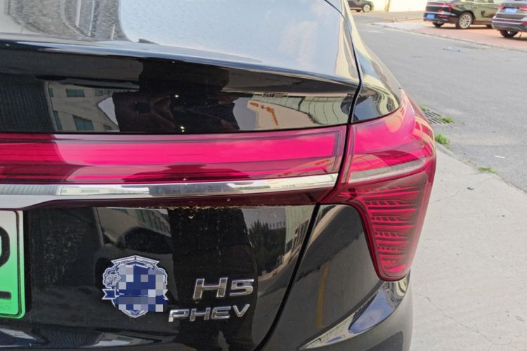 Used Hongqi H5 PHEV 2025 130 Super Hybrid Version Right Rear Taillight