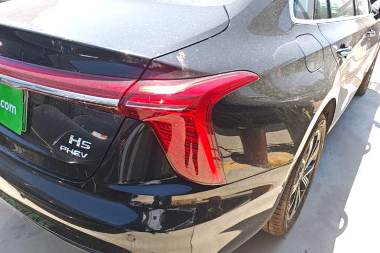 Used Hongqi H5 PHEV 2025 130 Super Hybrid Version Right Rear Taillight