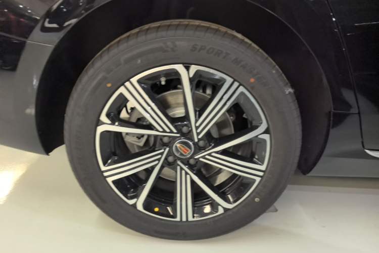Used Hongqi H5 PHEV 2025 130 Super Hybrid Version Right Rear Wheel Hub