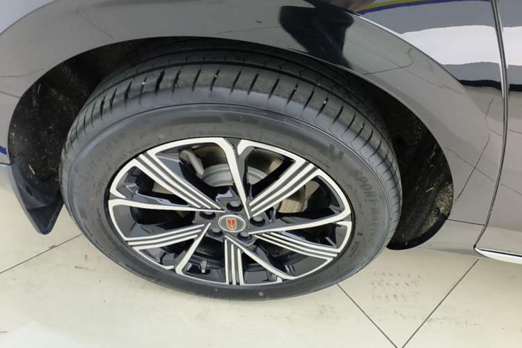 Used Hongqi H5 PHEV 2025 170 Super Hybrid Version Right Rear Wheel Hub