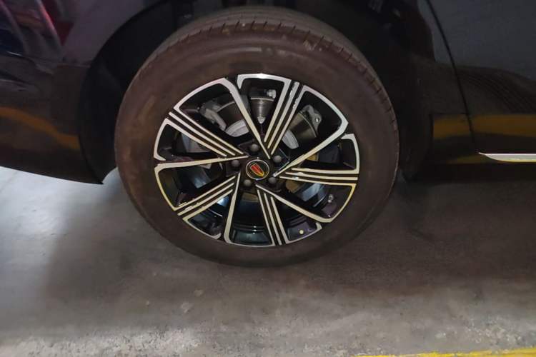 Used Hongqi H5 PHEV 2025 130 Super Hybrid Version Right Rear Wheel Hub