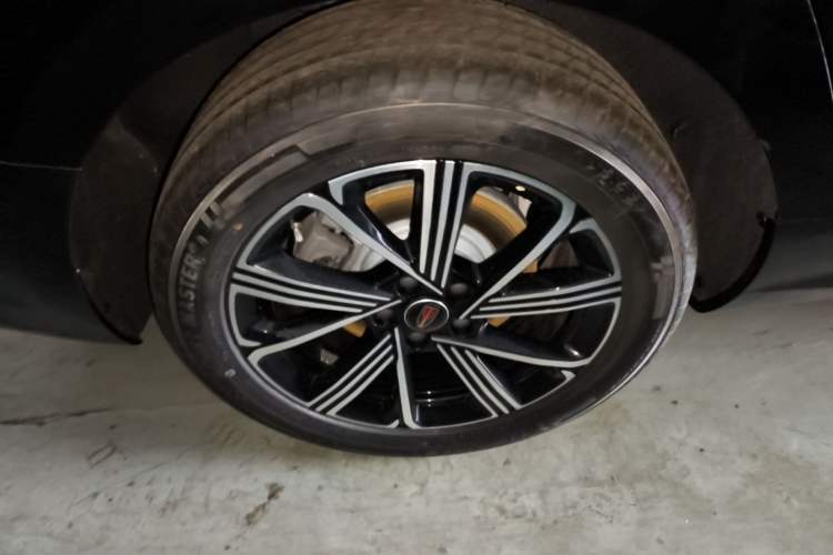 Used Hongqi H5 PHEV 2025 170 Super Hybrid Version Right Rear Wheel Hub