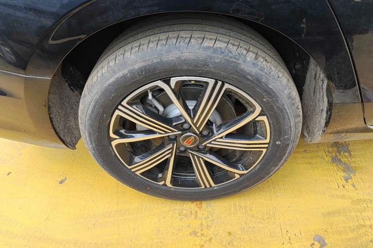 Used Hongqi H5 PHEV 2025 130 Super Hybrid Version Right Rear Wheel Hub