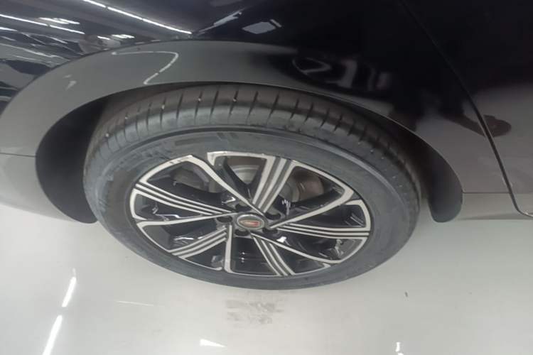 Used Hongqi H5 PHEV 2025 170 Super Hybrid Version Right Rear Wheel Hub