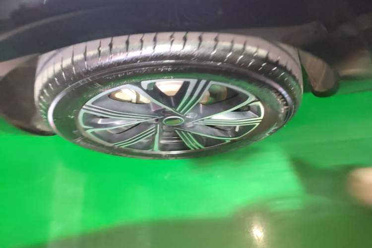 Used Hongqi H5 PHEV 2025 170 Super Hybrid Version Right Rear Wheel Hub