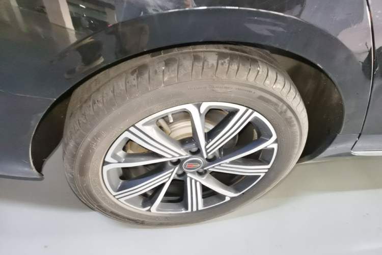 Used Hongqi H5 PHEV 2025 170 Super Hybrid Version Right Rear Wheel Hub