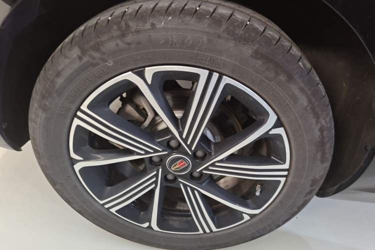 Used Hongqi H5 PHEV 2025 170 Super Hybrid Version Right Rear Wheel Hub