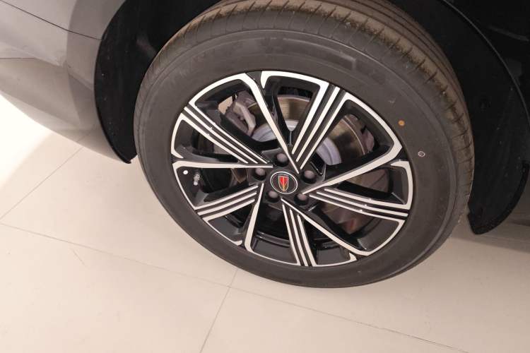 Used Hongqi H5 PHEV 2025 170 Super Hybrid Version Right Rear Wheel Hub