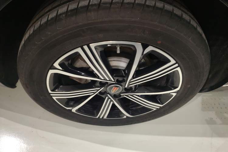 Used Hongqi H5 PHEV 2025 170 Super Hybrid Version Right Rear Wheel Hub