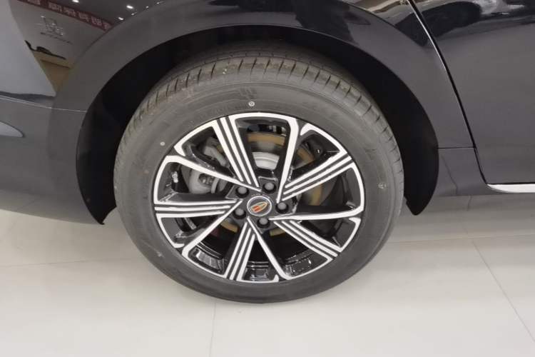 Used Hongqi H5 PHEV 2025 130 Super Hybrid Version Right Rear Wheel Hub