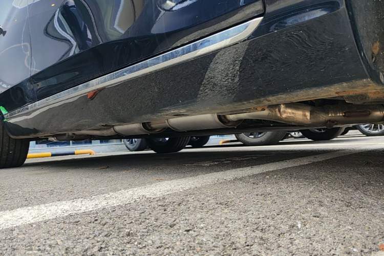 Used Hongqi H5 PHEV 2025 130 Super Hybrid Version Right Side Sill