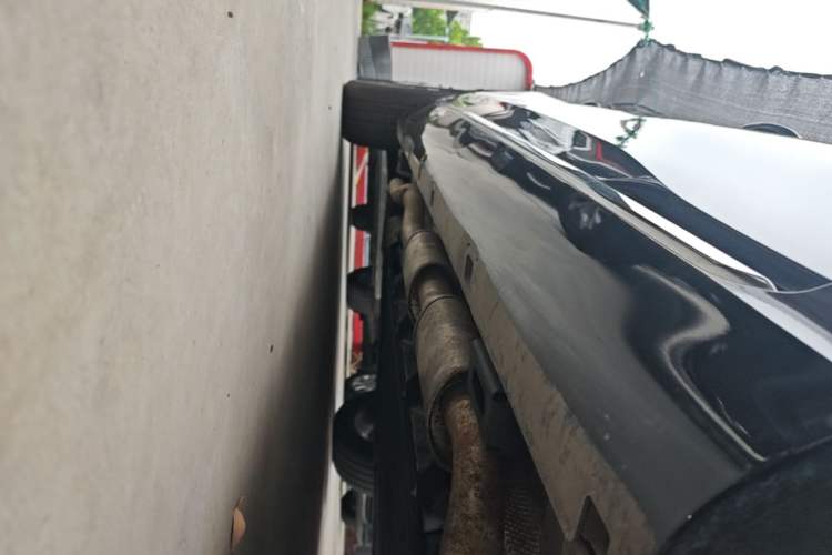 Used Hongqi H5 PHEV 2025 130 Super Hybrid Version Right Side Sill