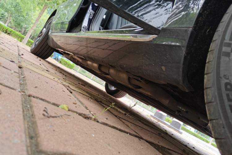 Used Hongqi H5 PHEV 2025 170 Super Hybrid Version Right Side Sill