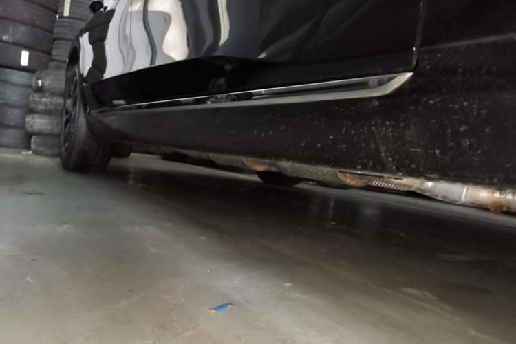 Used Hongqi H5 PHEV 2025 170 Super Hybrid Version Right Side Sill