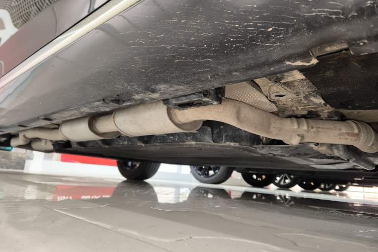Used Hongqi H5 PHEV 2025 130 Super Hybrid Version Right Side Sill