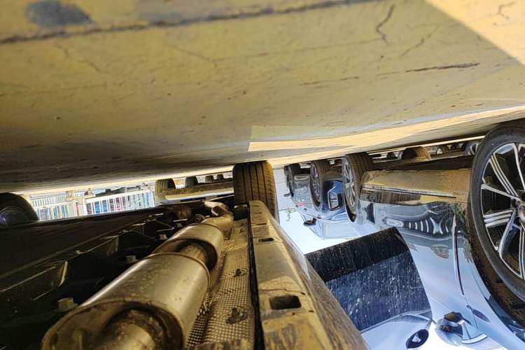 Used Hongqi H5 PHEV 2025 130 Super Hybrid Version Right Side Sill