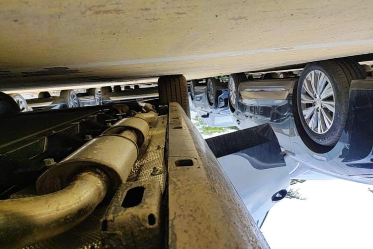Used Hongqi H5 PHEV 2025 130 Super Hybrid Version Right Side Sill