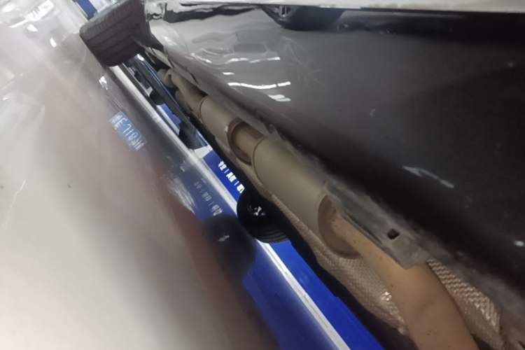 Used Hongqi H5 PHEV 2025 170 Super Hybrid Version Right Side Sill