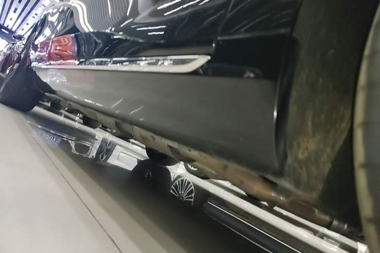 Used Hongqi H5 PHEV 2025 170 Super Hybrid Version Right Side Sill