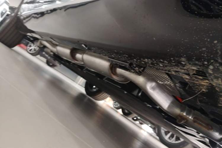 Used Hongqi H5 PHEV 2025 130 Super Hybrid Version Right Side Sill