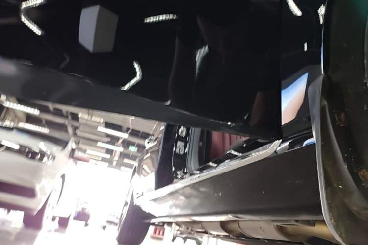 Used Hongqi H5 PHEV 2025 130 Super Hybrid Version Right Side Sill