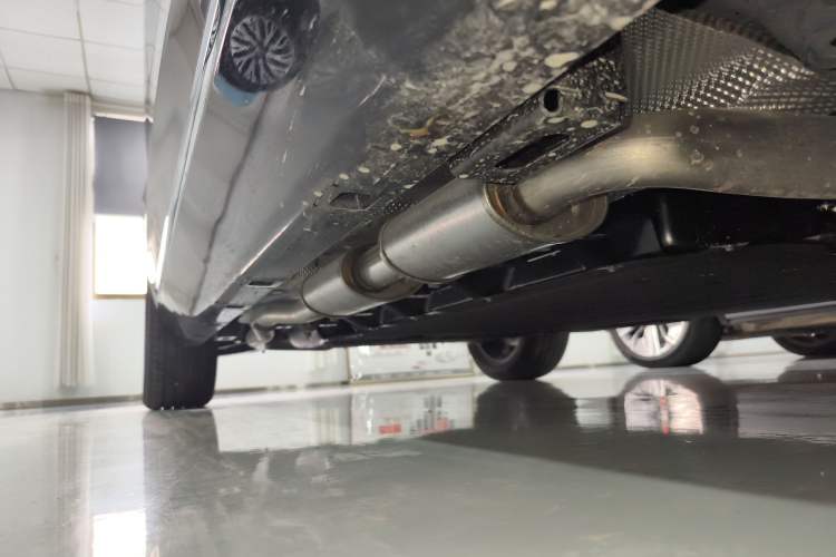 Used Hongqi H5 PHEV 2025 130 Super Hybrid Version Right Side Sill