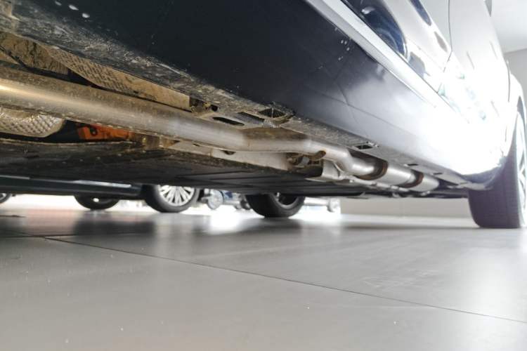 Used Hongqi H5 PHEV 2025 170 Super Hybrid Version Right Side Sill