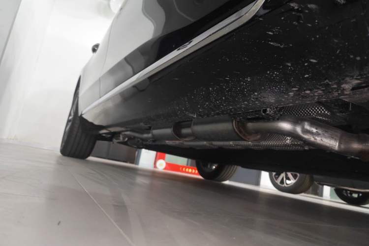 Used Hongqi H5 PHEV 2025 170 Super Hybrid Version Right Side Sill