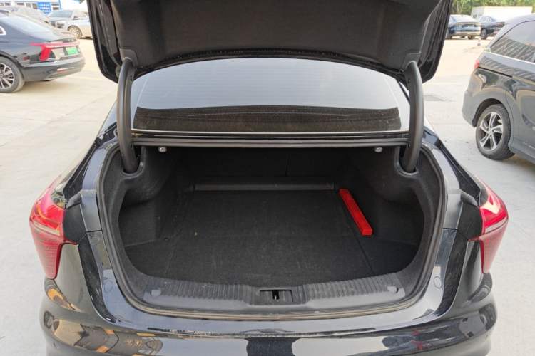 Used Hongqi H5 PHEV 2025 130 Super Hybrid Version Trunk