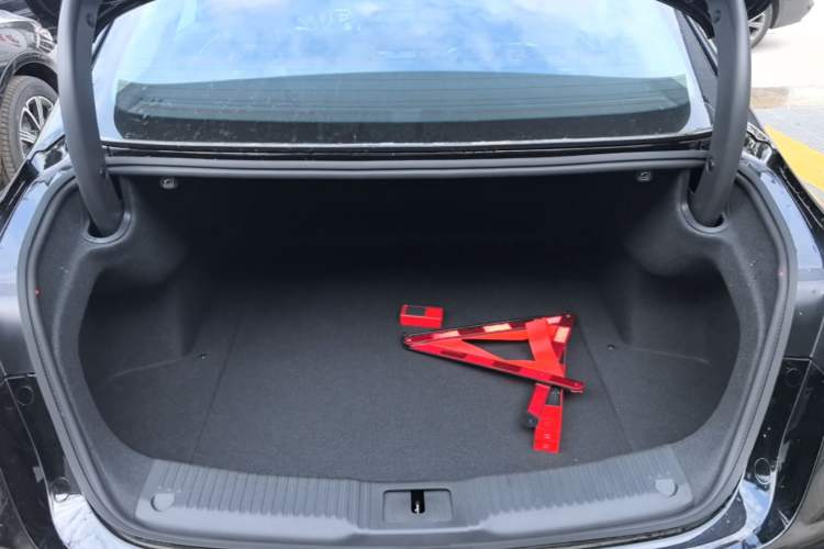 Used Hongqi H5 PHEV 2025 130 Super Hybrid Version Trunk