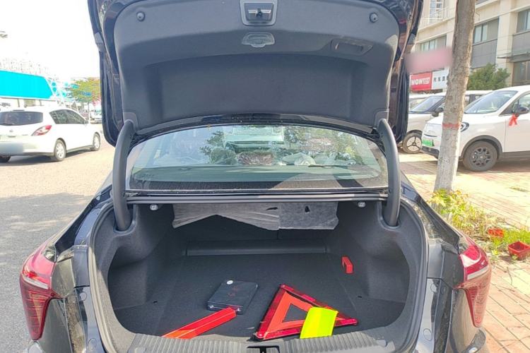 Used Hongqi H5 PHEV 2025 170 Super Hybrid Version Trunk