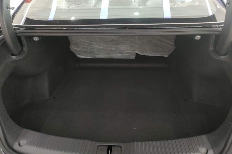 Used Hongqi H5 PHEV 2025 130 Super Hybrid Version Trunk