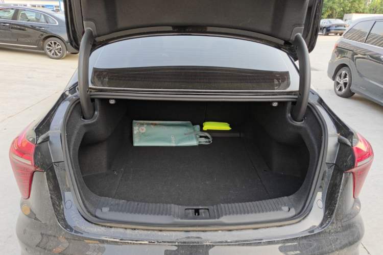Used Hongqi H5 PHEV 2025 130 Super Hybrid Version Trunk