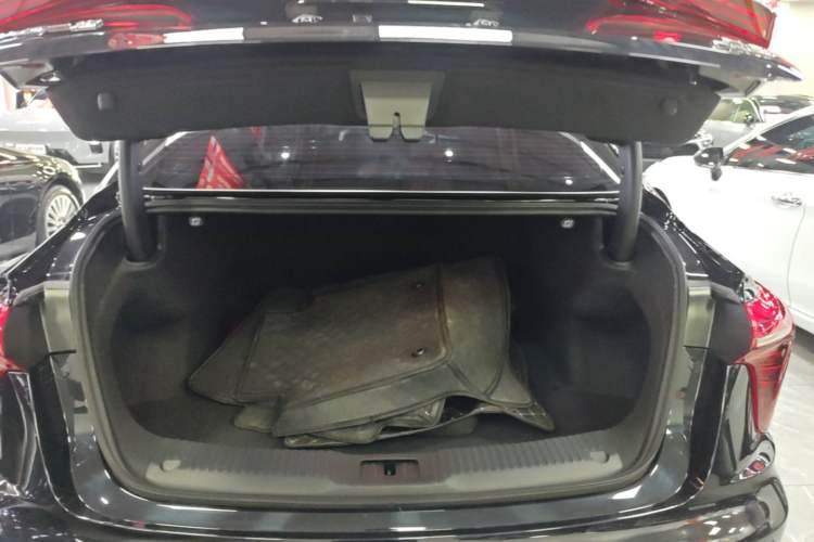 Used Hongqi H5 PHEV 2025 130 Super Hybrid Version Trunk