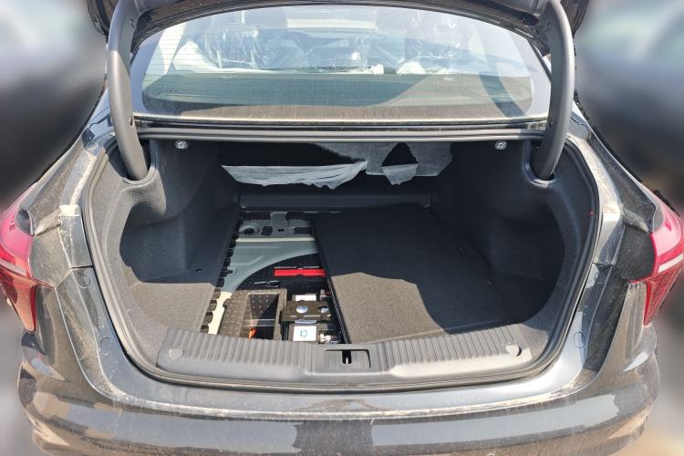 Used Hongqi H5 PHEV 2025 170 Super Hybrid Version Trunk