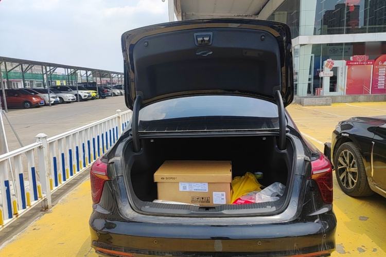 Used Hongqi H5 PHEV 2025 130 Super Hybrid Version Trunk