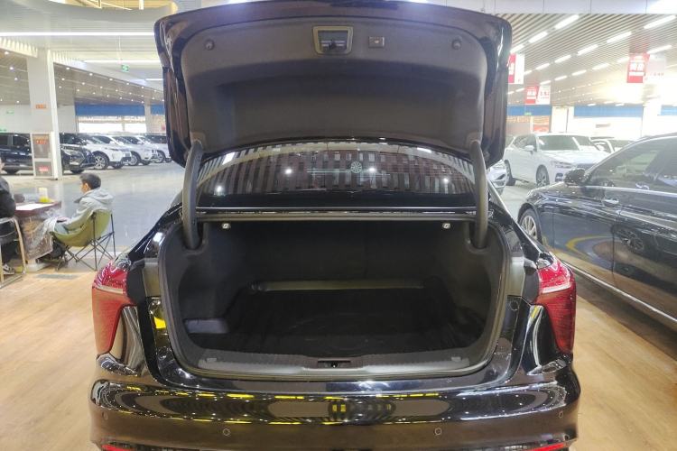 Used Hongqi H5 PHEV 2025 170 Super Hybrid Version Trunk