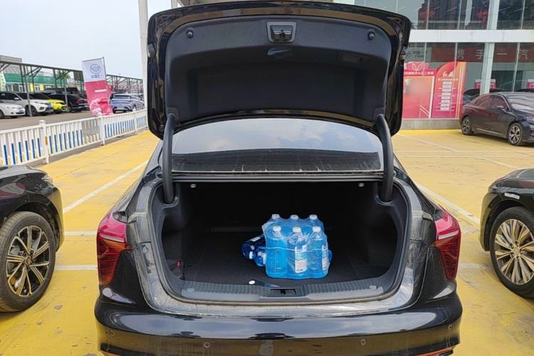Used Hongqi H5 PHEV 2025 130 Super Hybrid Version Trunk