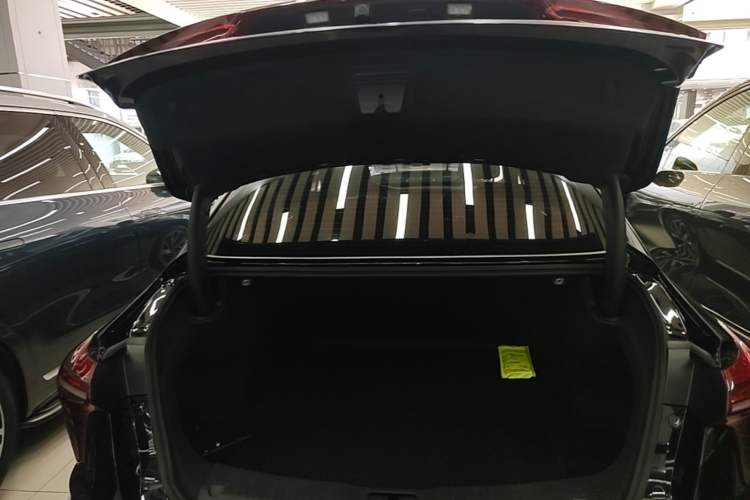 Used Hongqi H5 PHEV 2025 170 Super Hybrid Version Trunk