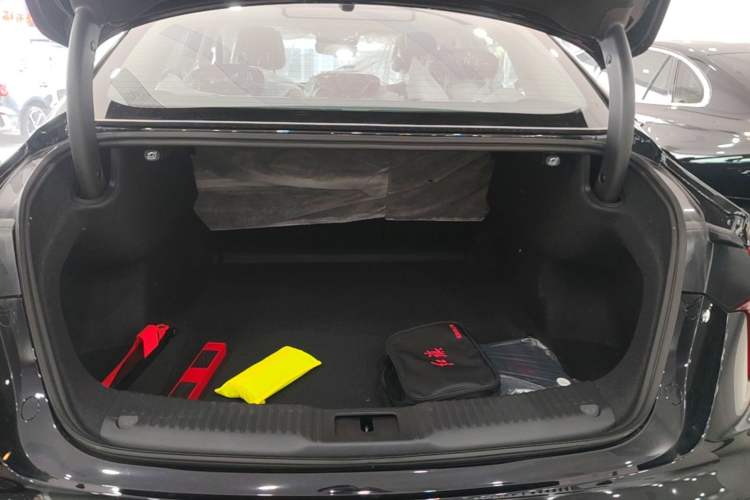 Used Hongqi H5 PHEV 2025 130 Super Hybrid Version Trunk
