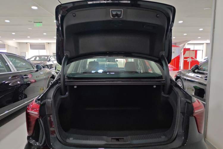 Used Hongqi H5 PHEV 2025 170 Super Hybrid Version Trunk