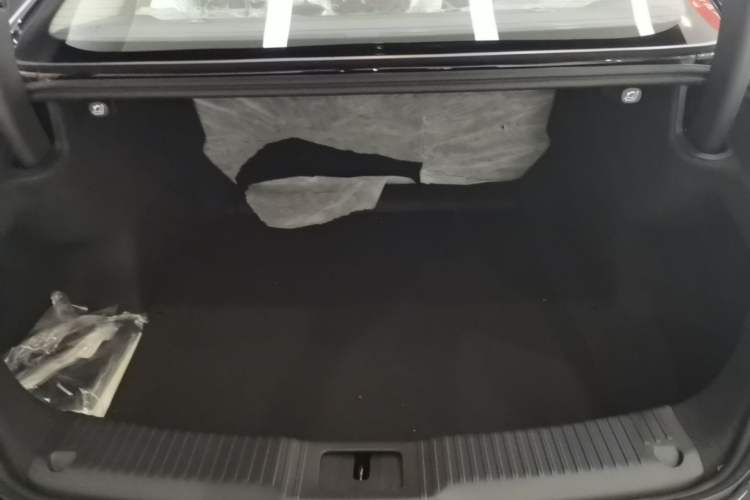 Used Hongqi H5 PHEV 2025 130 Super Hybrid Version Trunk