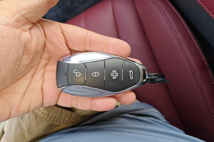 Used Hongqi H5 PHEV 2025 130 Super Hybrid Version Vehicle Key
