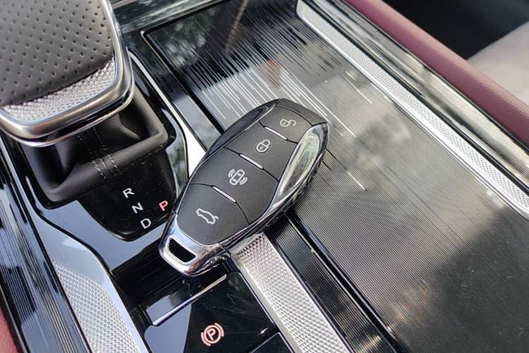 Used Hongqi H5 PHEV 2025 170 Super Hybrid Version Vehicle Key