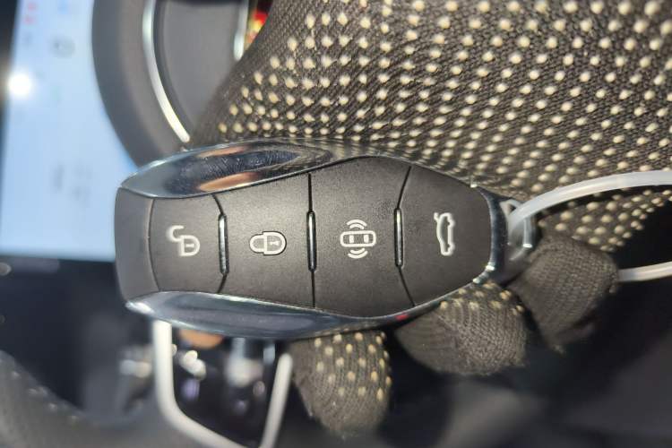 Used Hongqi H5 PHEV 2025 170 Super Hybrid Version Vehicle Key