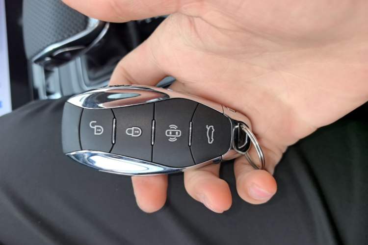 Used Hongqi H5 PHEV 2025 130 Super Hybrid Version Vehicle Key
