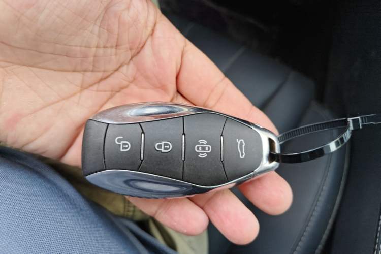Used Hongqi H5 PHEV 2025 130 Super Hybrid Version Vehicle Key